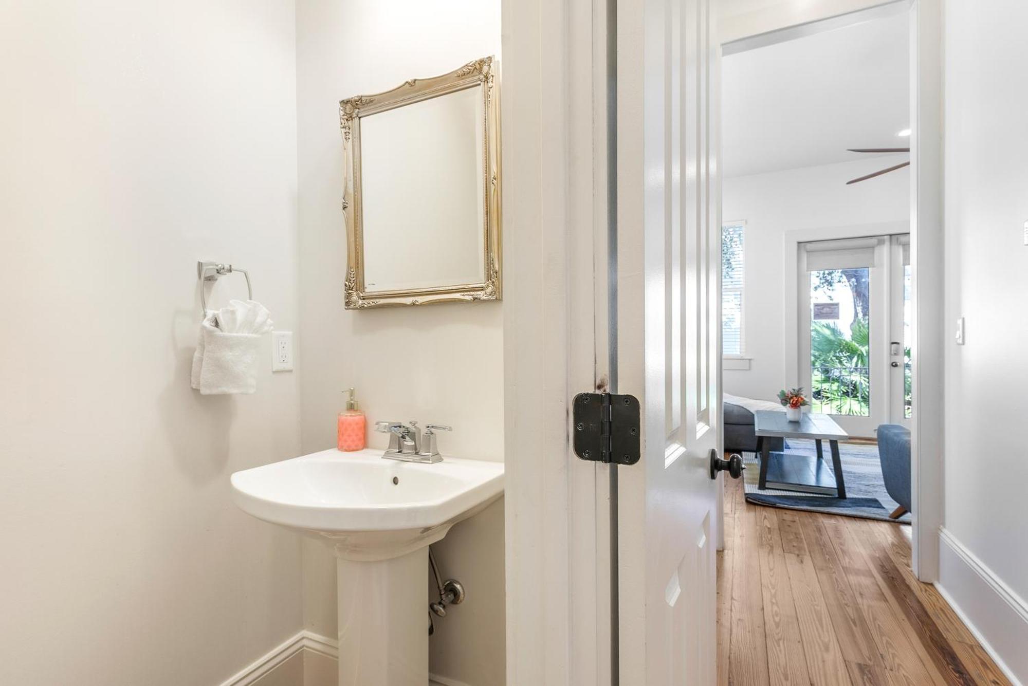 Amazing 3Br Cottage Off St Charles With Pool New Orleans Eksteriør billede
